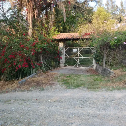 Casa à venda na Estancia Tropical em Salto de Pirapora-SP: 1 quarto, 1 sala, 1 banheiro, 3