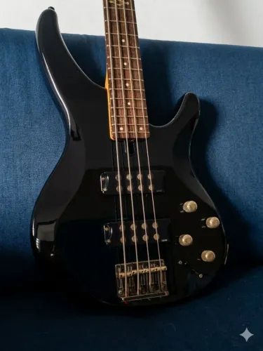 Baixo yamaha trbx 304