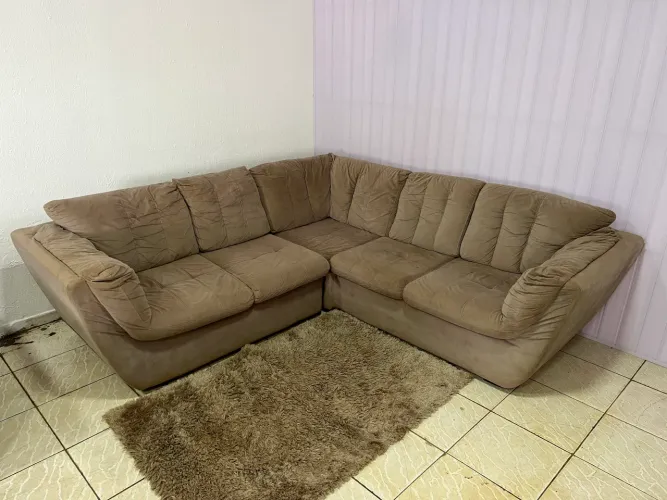 Vendo Sofá de canto grande confortável usado em bom estado Entrego *