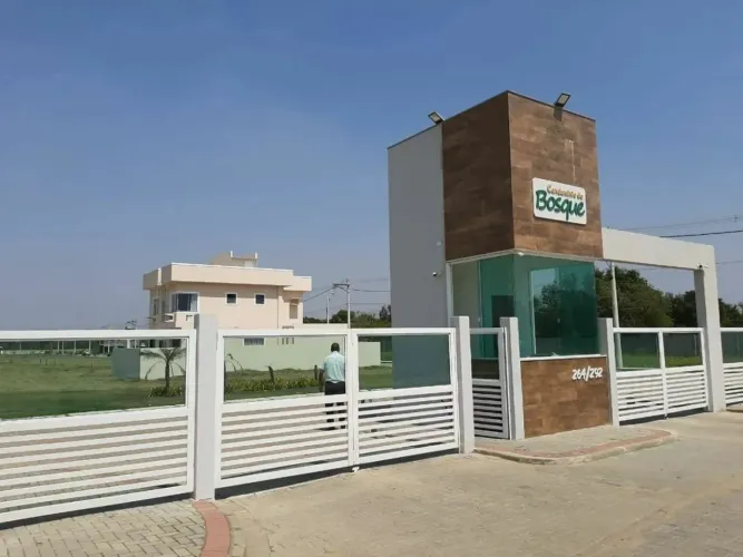 Lote em condomínio em Avenida Rosa Montezano de Oliveira - Parque Novo Jockey - Campos dos