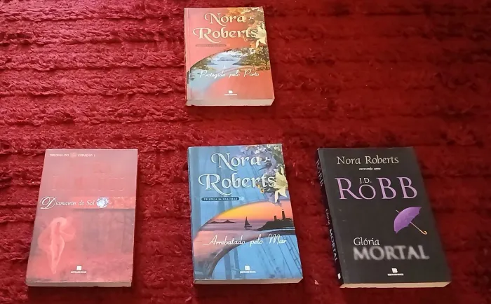 COMBO COM 4 LIVROS/ NORA ROBERTS