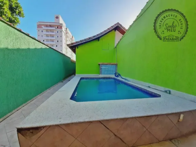 Casa para venda com 3 dormitórios na Guilhermina - Praia Grande - SP