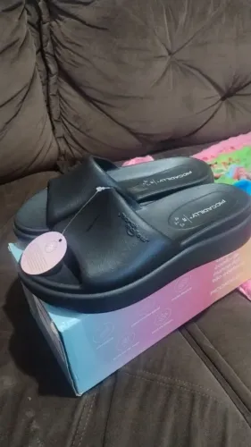 Chinelo Nuvem Picaddily novo na caixa.