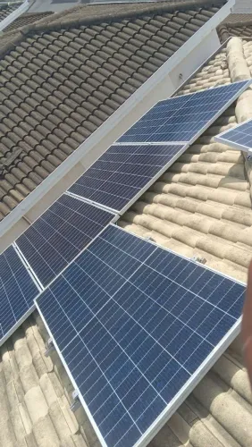 Manutençâo preventiva em painéis solar