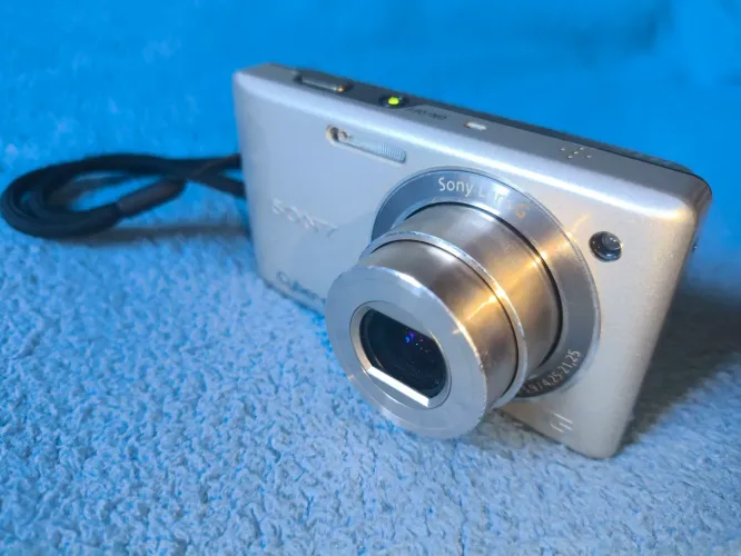 Canera digital Cyber-shot DSC-W380 dourada