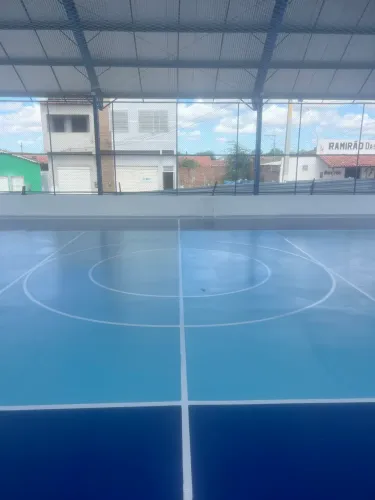 Estamos contratando ajudantes resina