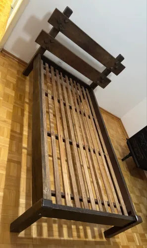 Cama de solteiro madeira maciça antiga 