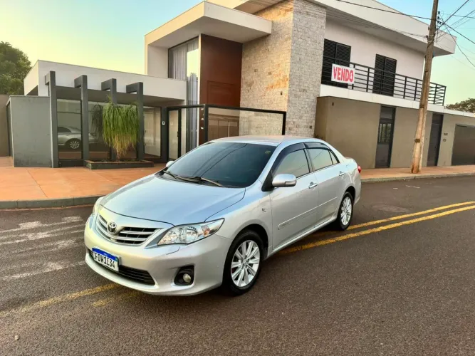 Toyota Corolla Altis 2.0 Flex 16V Aut. 2012