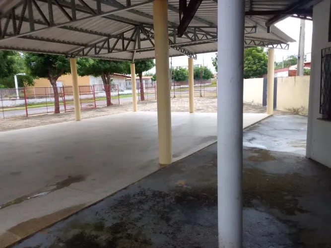Espaço de 3 Lotes Comerciais c/ galpão, cozinha