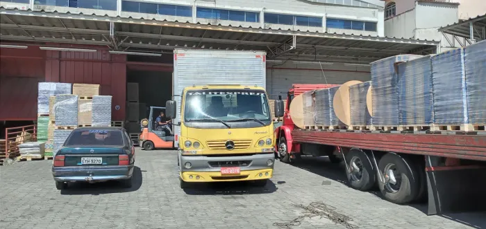 MERCEDES ACCELO 915C ANO 2003