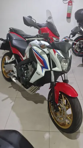 CB 650 F 2015 ( perfeito estado de conservação)