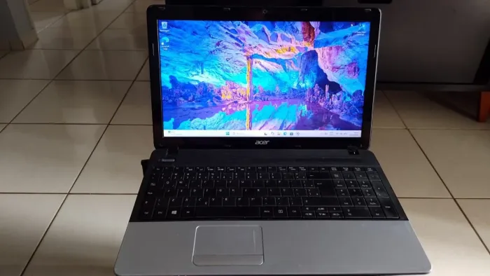Acer i5_ 8gb ram_Ssd 120gb