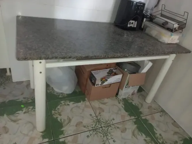 Mesa com tampa pedra de mármore