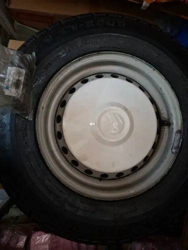 Rodas e pneus kombi