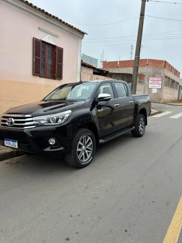 Toyota Hilux CD SRX 4X4 2.8 TDI 16V Diesel Aut. 2017