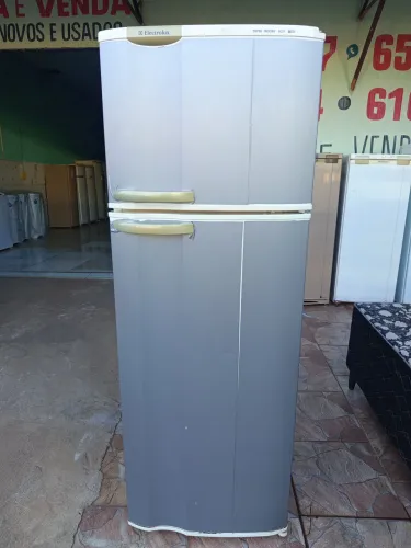 Geladeira Electrolux duplex degelo 370L