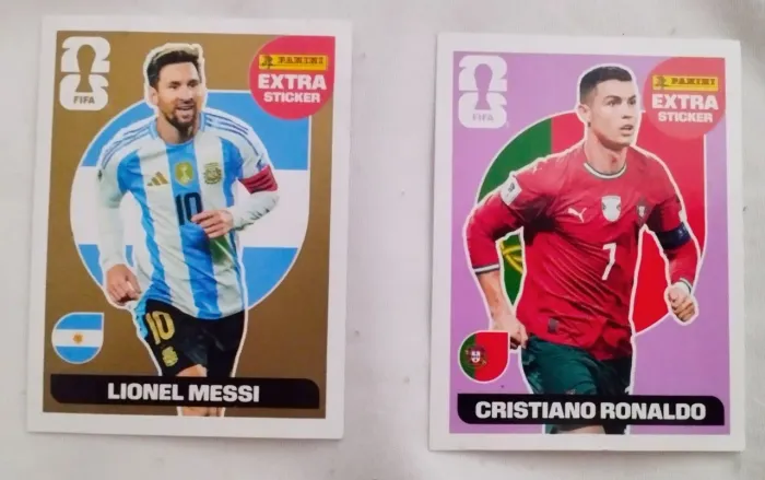 Figurinhas LEGEND Messi Gold / Cristiano Ronaldo Roxa