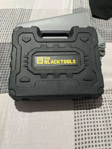 Furadeira black tools