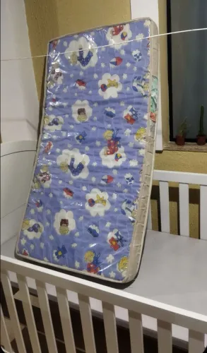 Berço infantil.