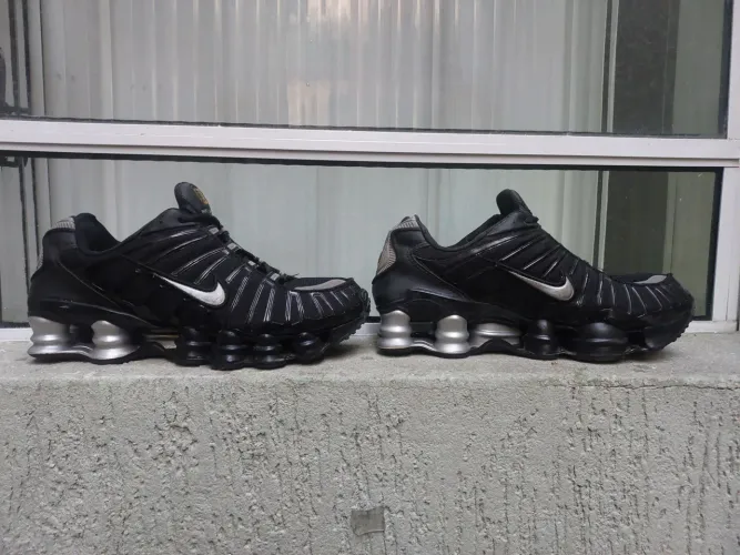 Nike Shox 12 Molas Preto/Prata