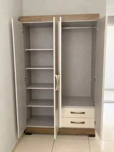 Guarda roupa 4 portas