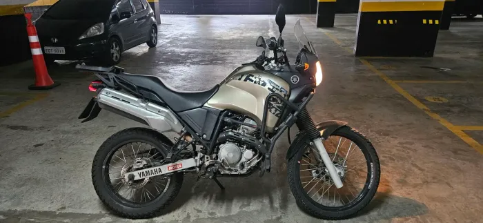 ?Yamaha Ténéré 250 - 2013 (Bege) - Impecável e Pronta para Rodar!