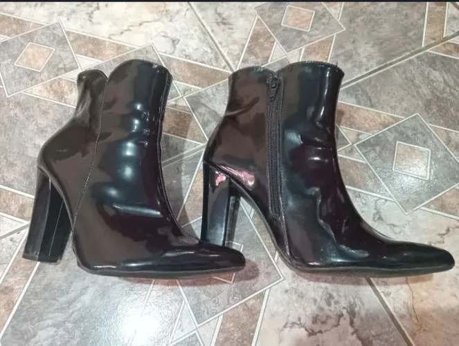 Bota preta 