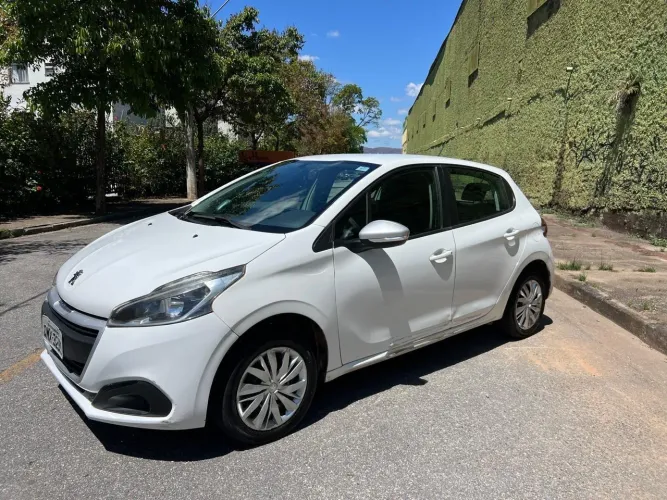 Peugeot 208 Active 1.2 Flex 12V 5P Mec. 2018