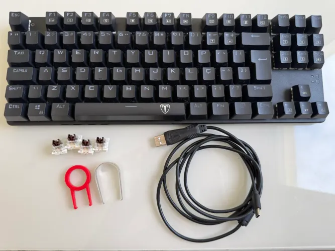 Teclado mecânico | T-Dagger Bora v2 | Switch Brown
