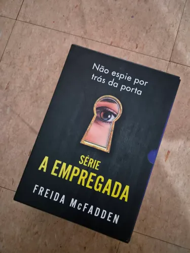 Box do livro A EMPREGADA