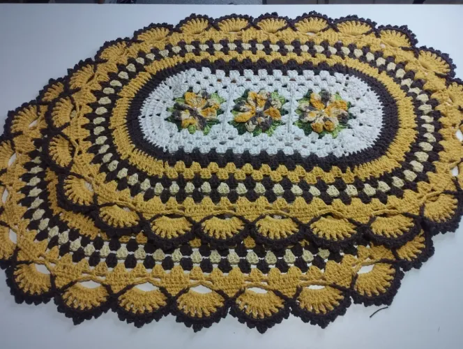Jogo de tapetes de crochê (2 peças medindo 70 x 50 cm)
