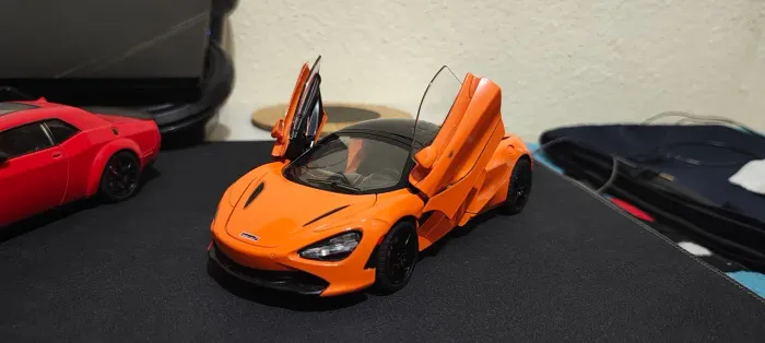 Miniatura McLaren 720s