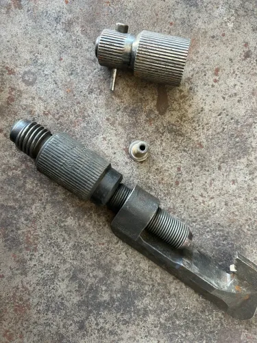 Ferramenta de colocar conector Cunha em cabos de rede de alta tensão