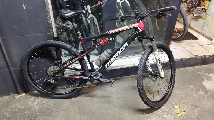 Quandro carbono MERIDA tamanho L