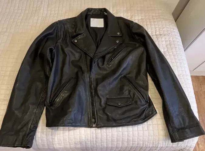 Jaqueta de couro estilo biker
