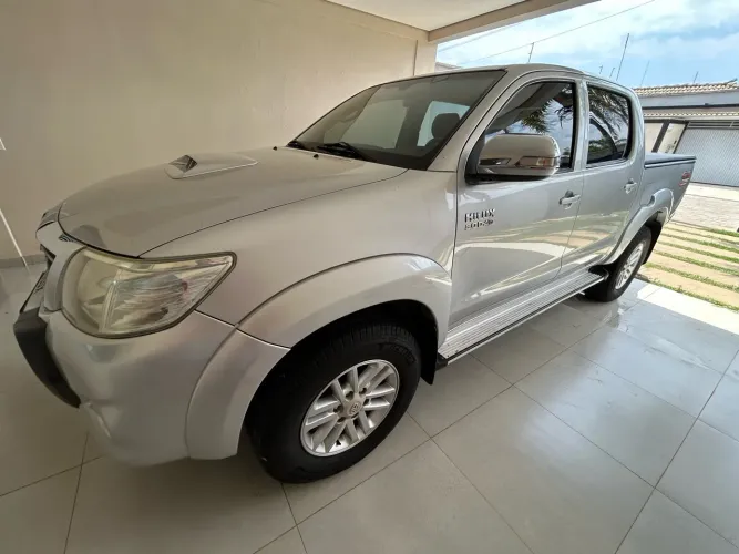 Toyota Hilux CD SRV D4-d 4X4 3.0 TDI Diesel AUT 2015