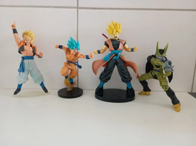 Lote 04 BonecosDragon Ball Z