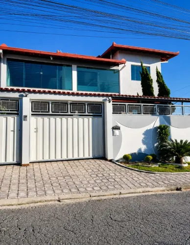 Excelente casa de 2 pavimentos no bairro Santa Cruz- Betm-MG
