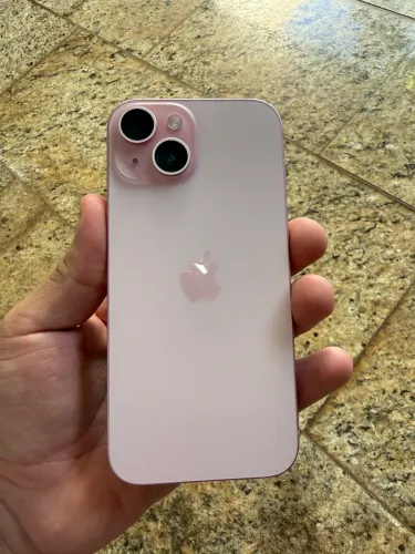 iPhone 15 Rosa 128GB com caixa