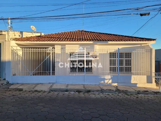 Casa com 3 dormitórios para alugar, 1 m² por R$ 1.800,00/mês - Vila Ginez - Itapetininga/S
