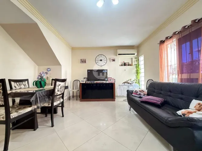 Casa Duplex em Village à venda | 176m² | 2 suítes | 2 Vagas