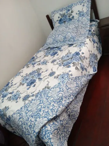 Cobre Leito. Queen azul novo