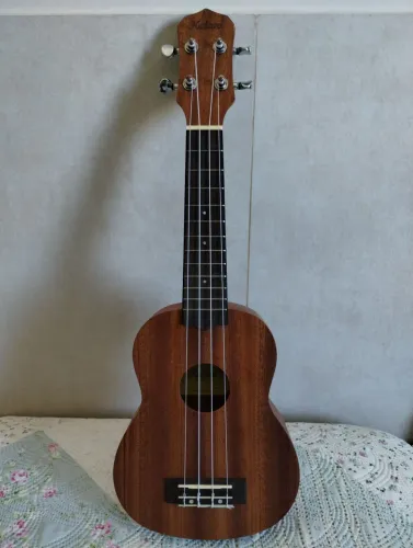 Ukulele soprano kalani Kal220ss