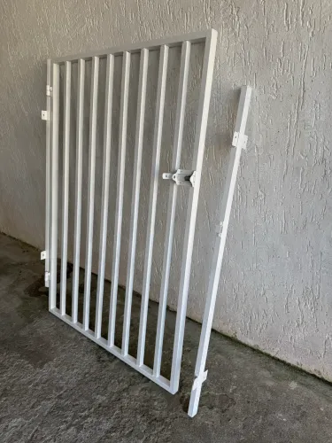 Portão metálico 