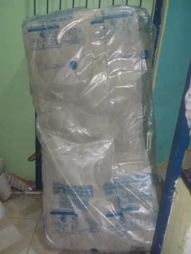 Colchão de solteiro pouco usado com plástico