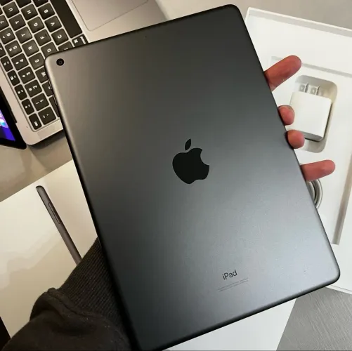iPad 128GB 8 Geração