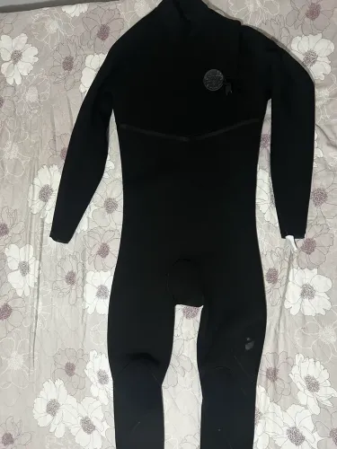 Long John E-BOMB 3/2 ZIP FREE Rip Curl, novo.