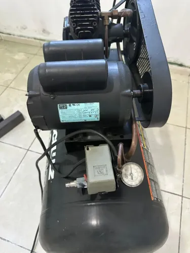 Compresor extra semi novo