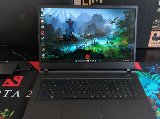 NOTEBOOK GAMER - AORUS 17 BSF - RTX 4070 140W | i7-13700H | QHD 240Hz