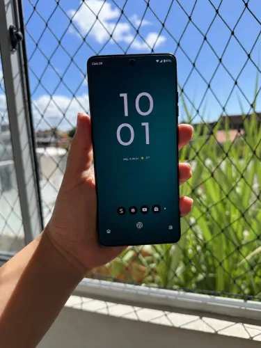 Celular Moto Edge 60 Fusion 256GB 5G (Tela curvada). Na garantia.